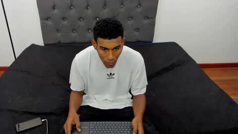 Snapshot of ebons_sexy chatting on December 2024 11:04:01 PM ebons_sexy online show from December 2024 11:04:01 PM