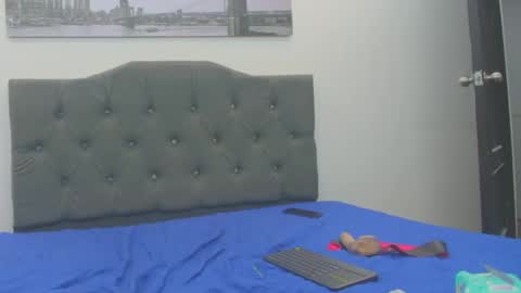 Snapshot of ebons_sexy chatting on December 2024 07:04:01 AM ebons_sexy online show from December 2024 07:04:01 AM