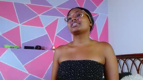 Snapshot of ebony_alika chatting on February 2025 01:08:02 PM Alika Ashanti online show from February 2025 01:08:02 PM