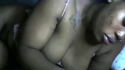 Snapshot of ebony_caramell048 chatting on November 2025 05:40:01 AM caramell online show from November 2025 05:40:01 AM