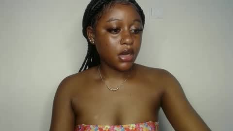 Snapshot of ebony_fatass chatting on September 2025 07:18:02 AM Ella online show from September 2025 07:18:02 AM