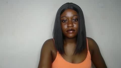 Snapshot of ebony_fatass chatting on September 2025 01:06:01 AM Ella online show from September 2025 01:06:01 AM