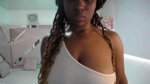 ebony_rizon online show from April 2026 01:00:02 PM