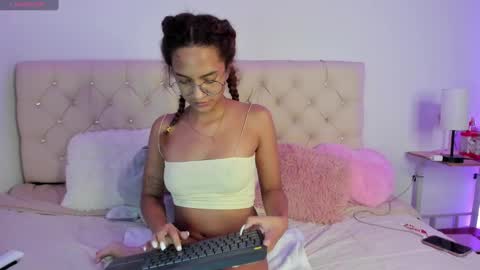 Snapshot of ebonygoddes03 chatting on December 2024 05:27:02 AM Queen Ebony online show from December 2024 05:27:02 AM