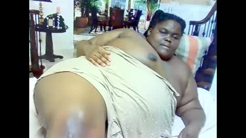 ebonyhotbuns4u2luv online show from February 2025 06:54:02 PM