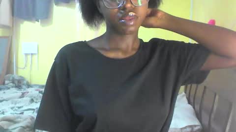 Ebonymuse2 online show from March 2026 01:41:01 PM