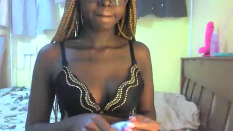 Ebonymuse2 online show from April 2026 11:16:01 AM