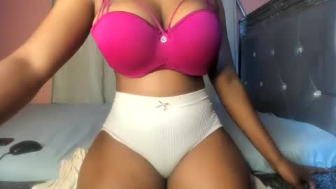 ebonysmiles00 online show from May 2026 11:04:01 AM