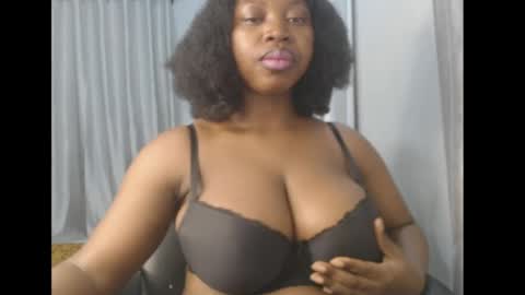 Snapshot of ebonyx_dripqueen chatting on April 2026 06:14:01 AM Loveth online show from April 2026 06:14:01 AM