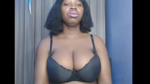 Snapshot of ebonyx_dripqueen chatting on April 2026 06:21:01 AM Loveth online show from April 2026 06:21:01 AM