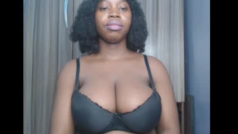 Snapshot of ebonyx_dripqueen chatting on April 2026 06:30:02 PM Loveth online show from April 2026 06:30:02 PM