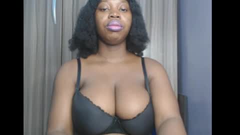 Snapshot of ebonyx_dripqueen chatting on April 2026 06:18:01 AM Loveth online show from April 2026 06:18:01 AM