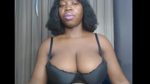 Snapshot of ebonyx_dripqueen chatting on April 2026 07:31:01 AM Loveth online show from April 2026 07:31:01 AM