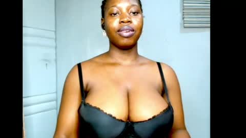Snapshot of ebonyx_dripqueen chatting on May 2026 08:09:01 AM Loveth online show from May 2026 08:09:01 AM