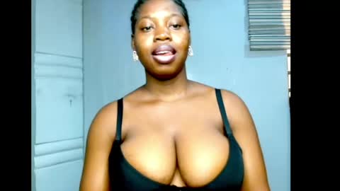 Snapshot of ebonyx_dripqueen chatting on May 2026 06:10:02 AM Loveth online show from May 2026 06:10:02 AM