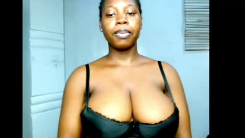 Snapshot of ebonyx_dripqueen chatting on May 2026 07:28:02 AM Loveth online show from May 2026 07:28:02 AM