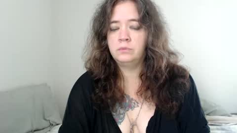 Weird Echo online show from October 2025 05:22:02 PM