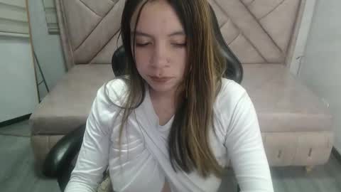 Snapshot of eco_deluna_v chatting on March 2026 02:22:02 PM Hi Stream 800am to 200pm online show from March 2026 02:22:02 PM