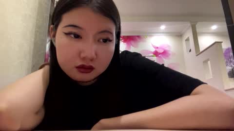 Snapshot of edinabluett chatting on February 2026 08:05:01 PM Eri online show from February 2026 08:05:01 PM