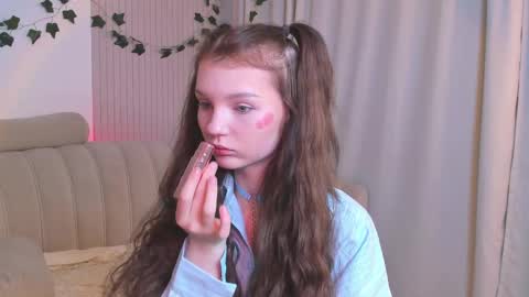 Lisa  online show from February 2025 12:19:02 AM