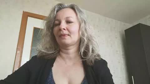 Snapshot of edithmanning chatting on June 2026 05:53:01 AM edithmanning online show from June 2026 05:53:01 AM
