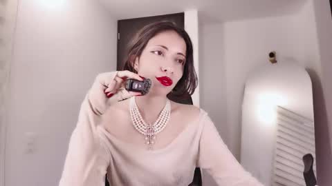 Edranah online show from November 2025 10:11:02 PM