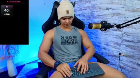 Snapshot of edward__clarck chatting on December 2024 04:21:01 AM EDWARD CLARCK online show from December 2024 04:21:01 AM