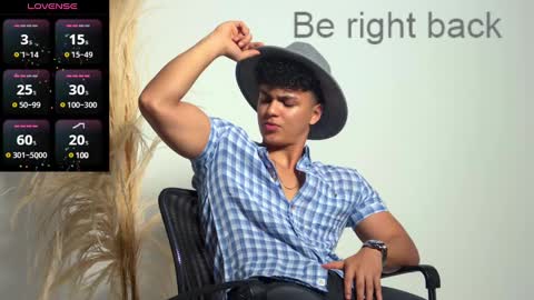 Snapshot of edward__clarck chatting on December 2024 07:28:02 AM EDWARD CLARCK online show from December 2024 07:28:02 AM