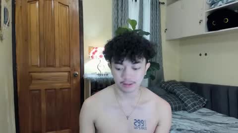 Snapshot of edward_cums chatting on February 2026 08:32:02 AM edward_cums online show from February 2026 08:32:02 AM