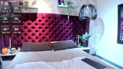 Eduardo online show from October 2025 04:05:02 AM