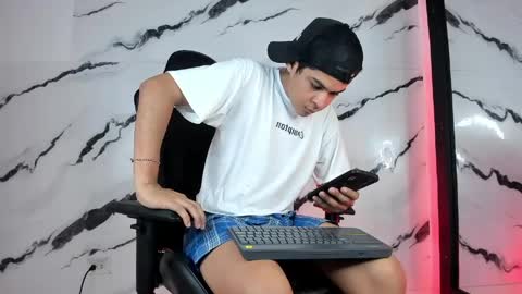 Snapshot of edy_play1 chatting on May 2026 04:19:02 AM edy online show from May 2026 04:19:02 AM