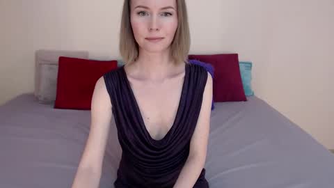 Snapshot of eeleanorrigby chatting on February 2026 12:41:02 PM Elena online show from February 2026 12:41:02 PM