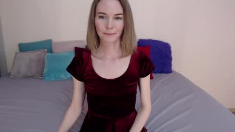 Snapshot of eeleanorrigby chatting on May 2026 02:57:01 PM Elena online show from May 2026 02:57:01 PM