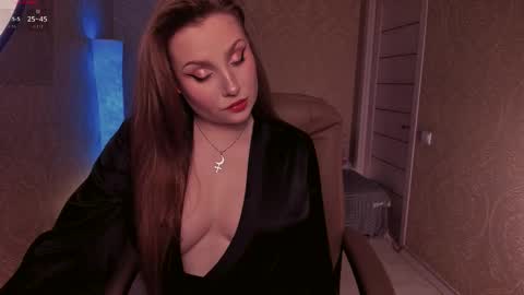 Snapshot of eesmaaarr chatting on December 2025 11:45:02 PM eesmaaarr online show from December 2025 11:45:02 PM