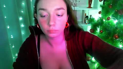 Snapshot of effie_balconii chatting on December 2024 05:10:02 PM effie_balconii online show from December 2024 05:10:02 PM