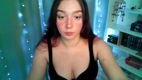 Snapshot of effie_balconii chatting on February 2025 03:25:02 PM effie_balconii online show from February 2025 03:25:02 PM