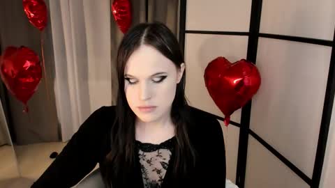 Effie Mur online show from February 2026 11:01:01 PM