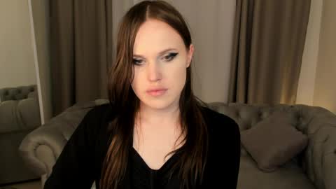 Effie Mur online show from April 2026 08:42:02 PM