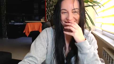 Effy online show from October 2025 09:28:02 AM