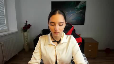 Effy Royse online show from February 2026 12:49:01 PM