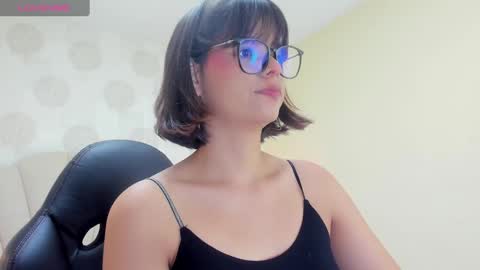 Snapshot of effystonnem chatting on December 2024 07:01:02 PM  E F F Y  online show from December 2024 07:01:02 PM