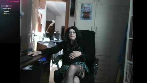 Snapshot of efi_crossou chatting on November 2025 10:56:02 PM efi_crossou online show from November 2025 10:56:02 PM