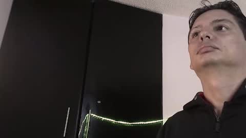 Snapshot of eider122 chatting on February 2026 06:39:01 PM EIder online show from February 2026 06:39:01 PM