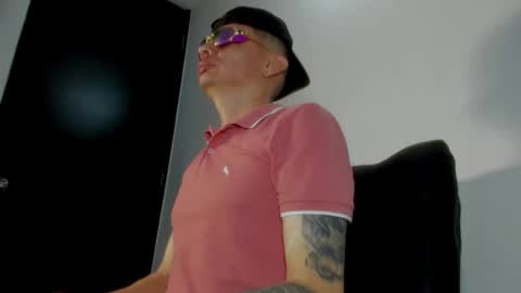 Snapshot of eider122 chatting on February 2026 12:10:01 AM EIder online show from February 2026 12:10:01 AM