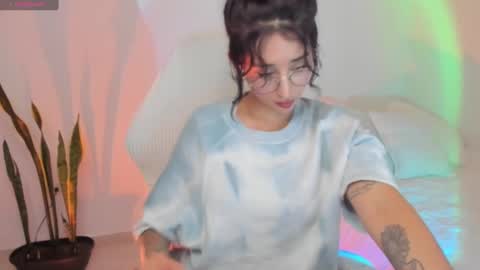   EileenFord    online show from February 2025 11:22:02 PM