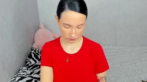 eileenmoores online show from April 2026 06:41:01 PM