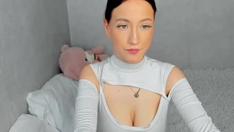 eileenmoores online show from April 2026 04:19:01 AM