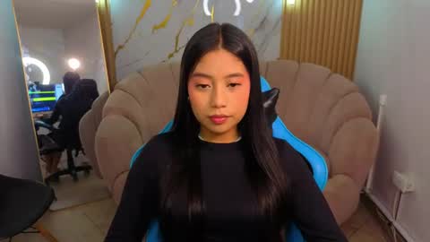 eimy18_b online show from May 2026 07:43:02 PM