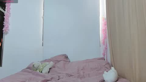 Snapshot of eimy_leny_ chatting on September 2025 08:22:02 PM EIMY online show from September 2025 08:22:02 PM