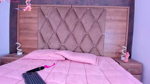 YG COUPLE online show from March 2026 08:33:01 PM